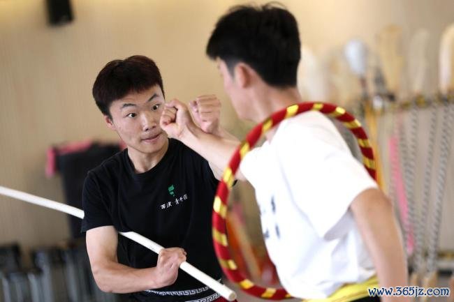 “主角”是何如真金不怕火成的——“一场戏”的台前幕后