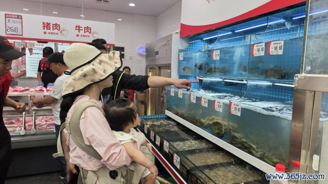 点亮上海品性生计新坐标，钱大妈黄金城谈店稳重开业