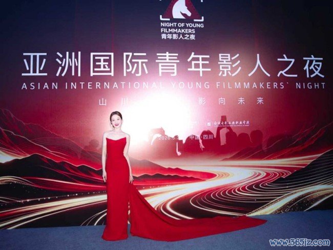 孙嘉璐出席亚洲海外后生影东谈主之夜 获最好女副角奖