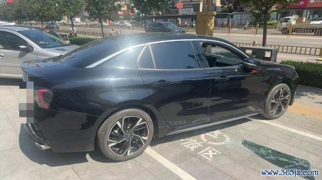 长治警方持获砸车盗窃嫌疑东说念主 12小时极速破案